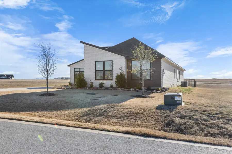 186 Desert Mountain Drive, Gordonville, TX 76245 - Image #3