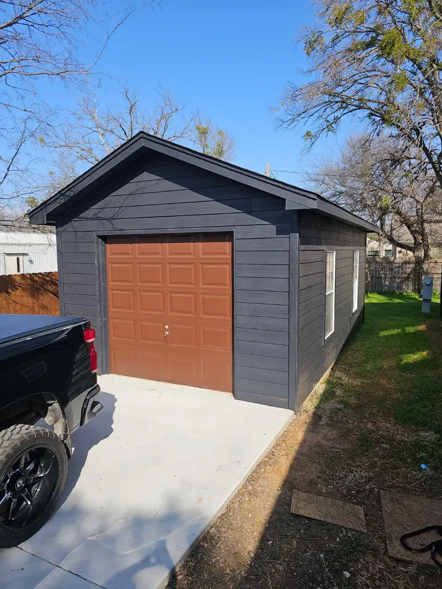 3005 Rockwood Drive, Granbury, TX 76048 - Image #2