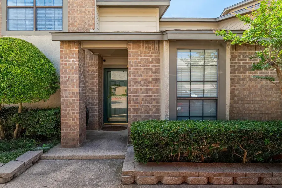 322 W Harwood Road #B, Hurst, TX 76054 - #2