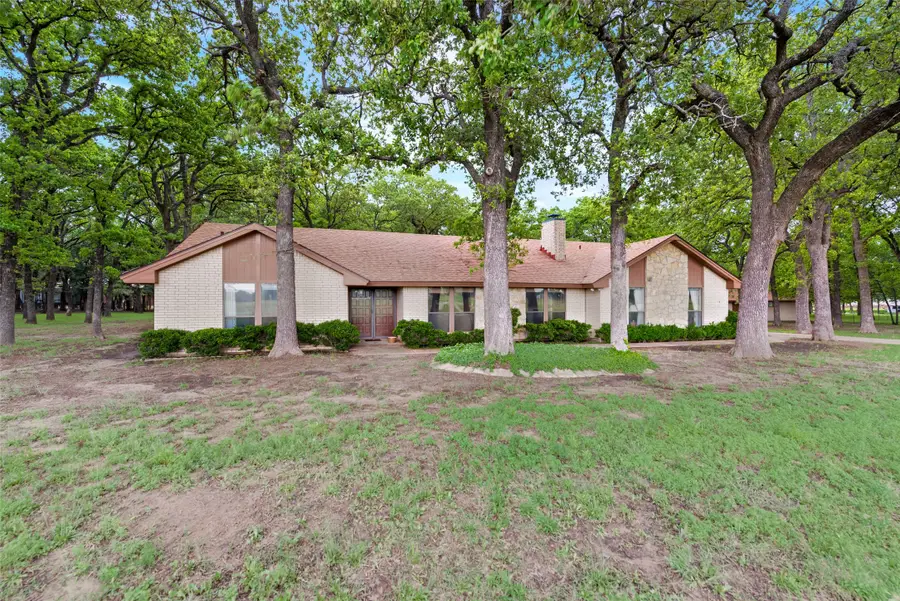 460 J E Woody Road, Springtown, TX 76082 - Image #2
