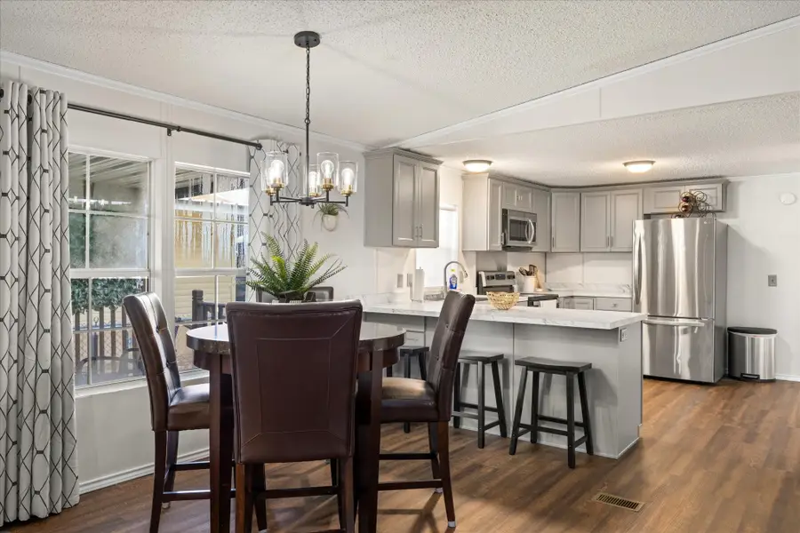 212 Brazos Harbor Drive, Granbury, TX 76048 - Image #2