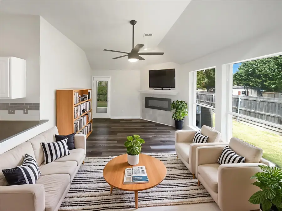 504 Outlook Cove, Flower Mound, TX 75028 - Image #2