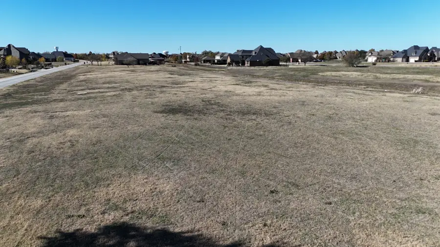 12800 Singleton Drive, Fort Worth, TX 76052 - Image #2