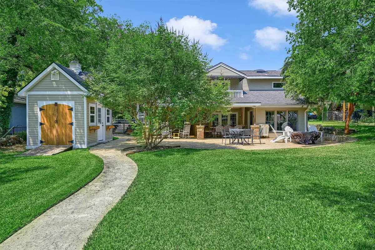 203 Kiowa Drive W, Lake Kiowa, TX 76240 - Image #1