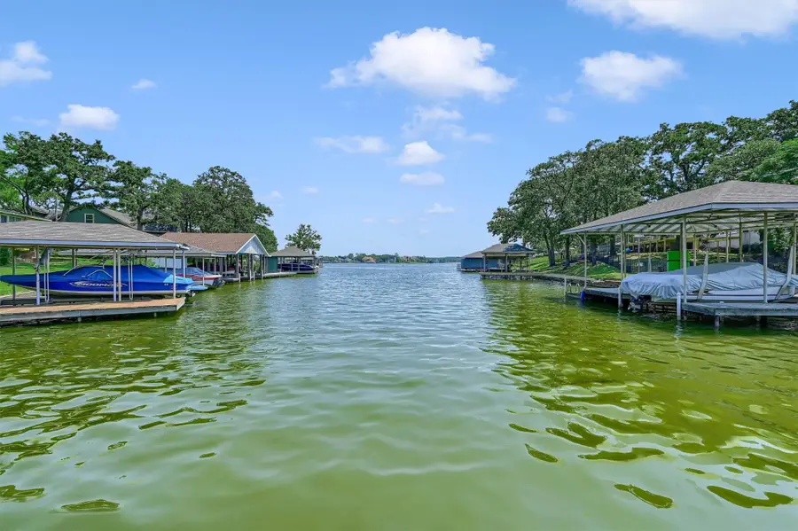 203 Kiowa Drive W, Lake Kiowa, TX 76240 - Image #2