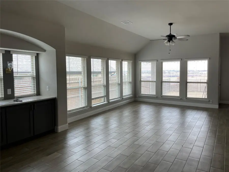 724 Jaguar Ridge, Godley, TX 76044 - Image #2