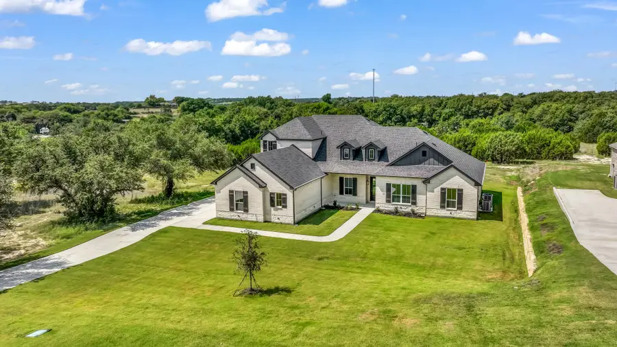 1045 Woodland Road, Weatherford, TX 76088 - Image #2