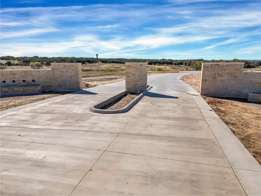 1054 Ranch Vista Road, Granbury, TX 76049 - Image #3