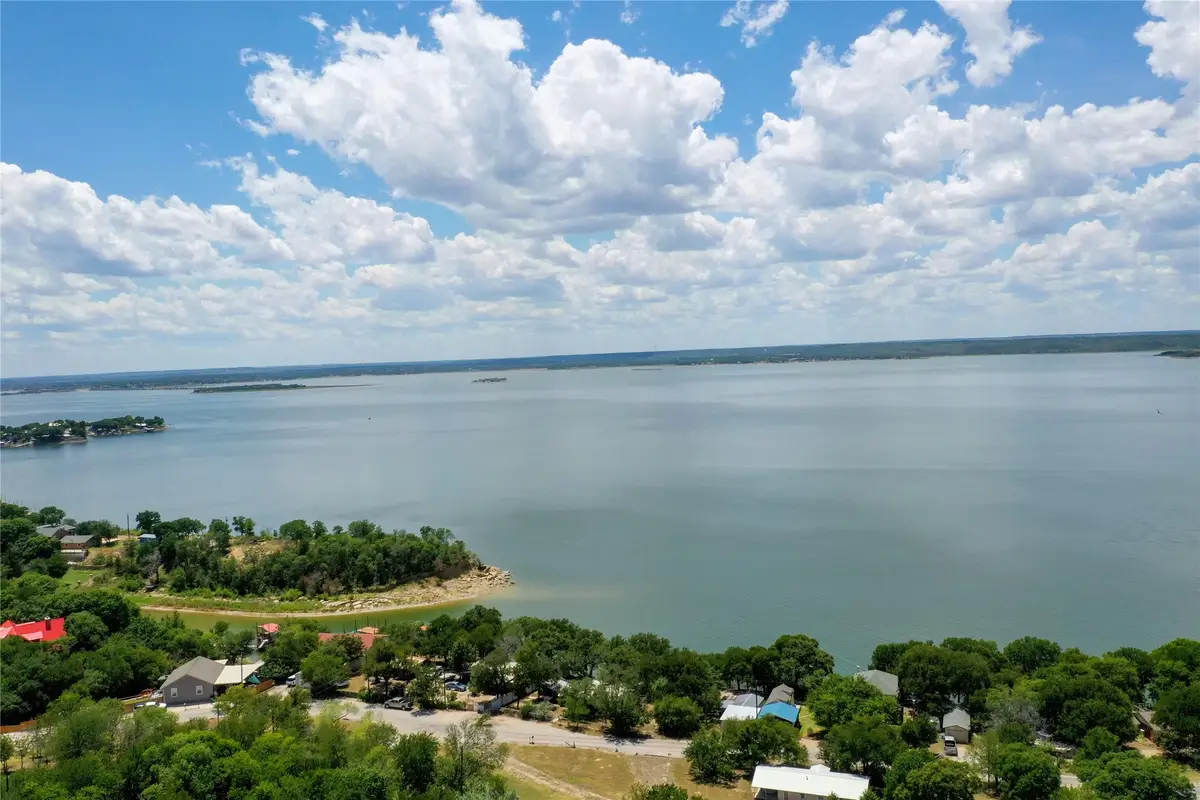 913 Mesquite Point, Lake Bridgeport, TX 76426 - Image #1