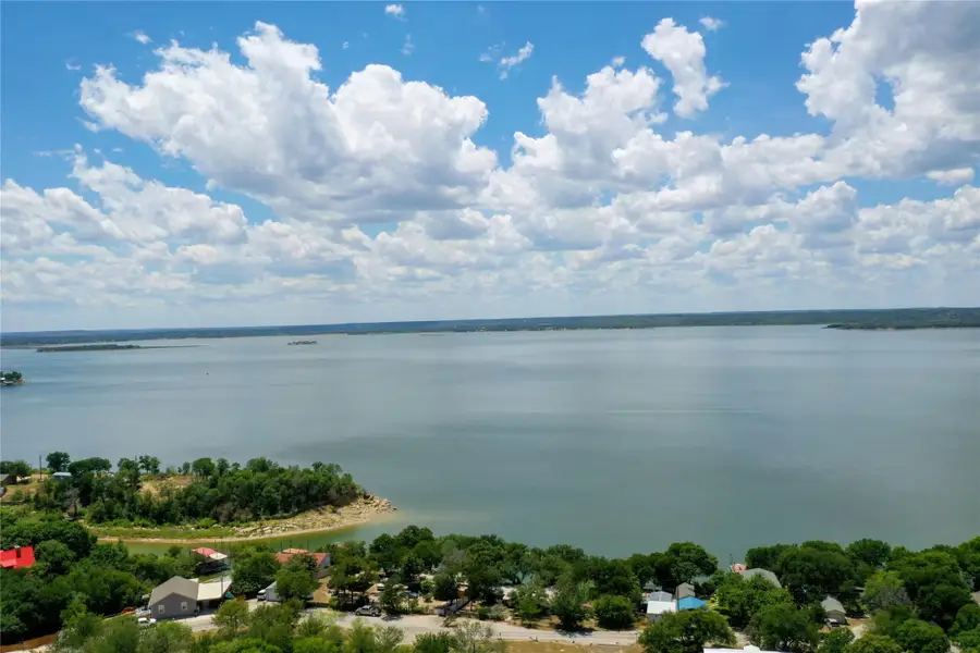 913 Mesquite Point, Lake Bridgeport, TX 76426 - Image #2