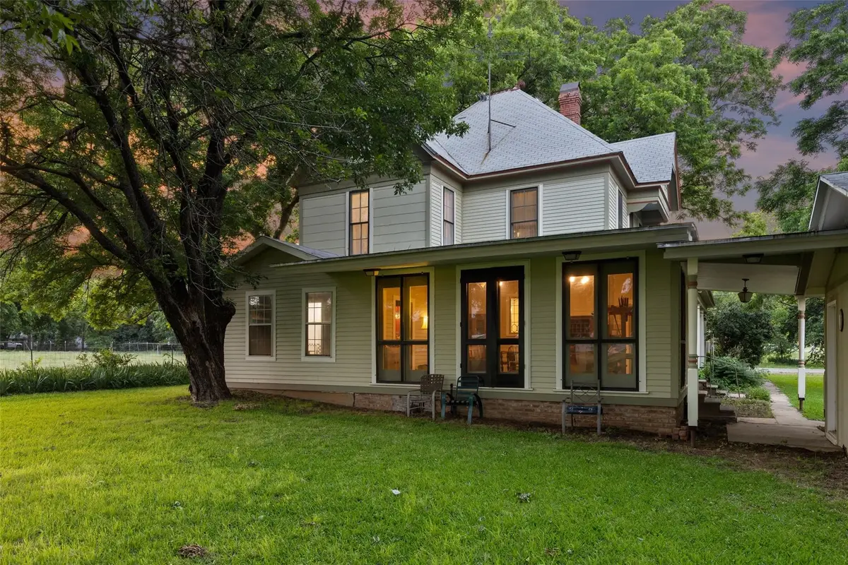 405 W Clifton Street, Pilot Point, TX 76258 - Image #1