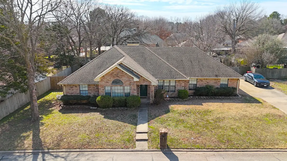 812 Mockingbird Street, Bonham, TX 75418 - Image #1