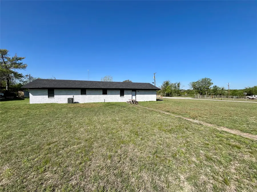 925 N Kirk Street, Hico, TX 76457 - Image #2