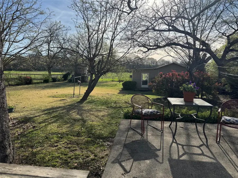 429 Broadway Street, Bells, TX 75414 - Image #3