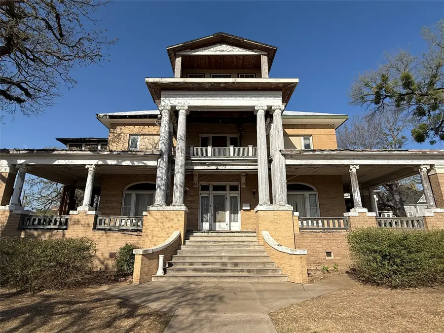 207 NW 4th Avenue, Mineral Wells, TX 76067 - Image #2