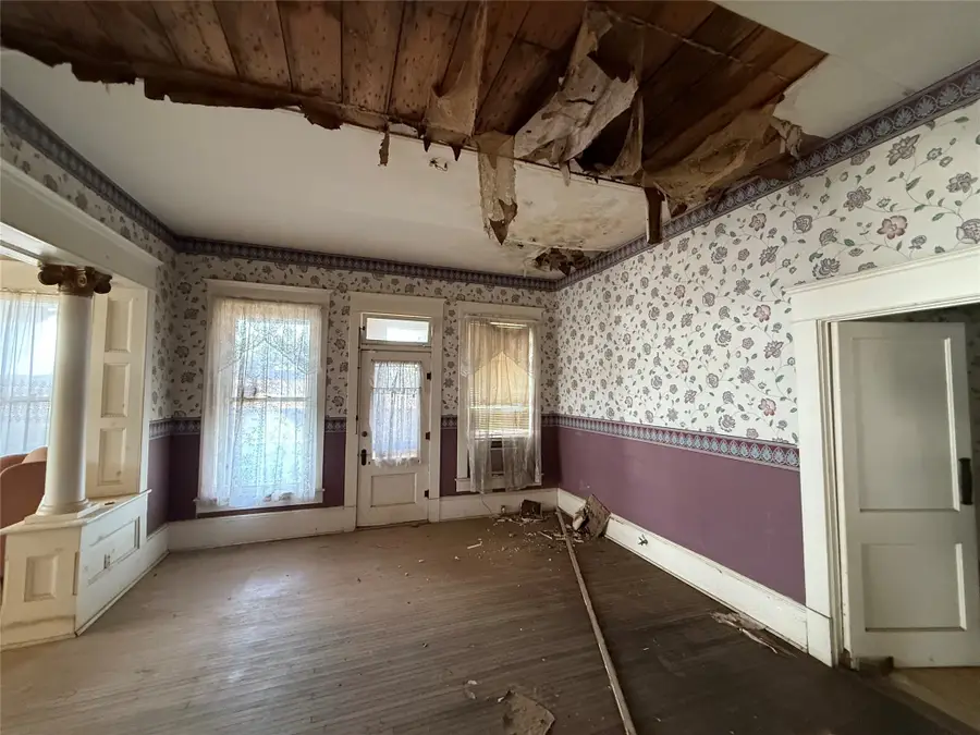 207 NW 4th Avenue, Mineral Wells, TX 76067 - Image #3