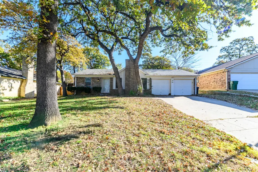 4815 Crestmont Court, Arlington, TX 76017 - Image #2