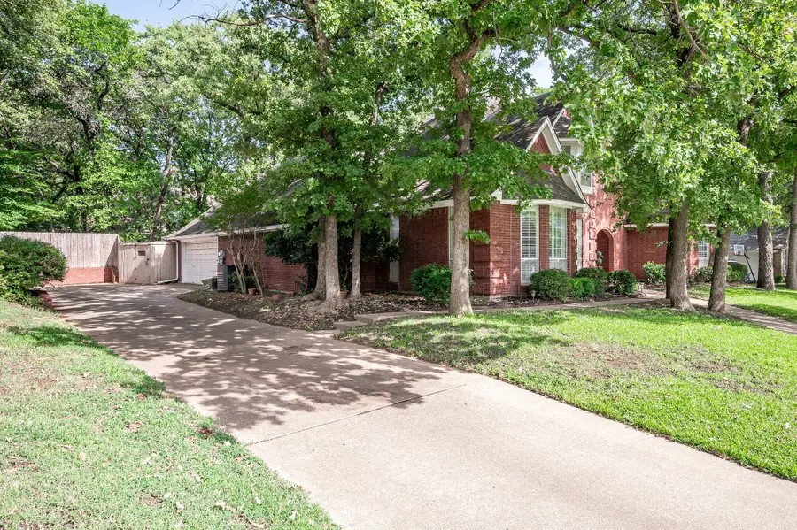 8312 Thorncrest Court, North Richland Hills, TX 76182 - Image #3