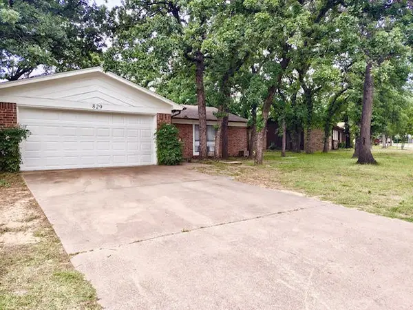 829 Lake Crest Parkway, Azle, TX 76020