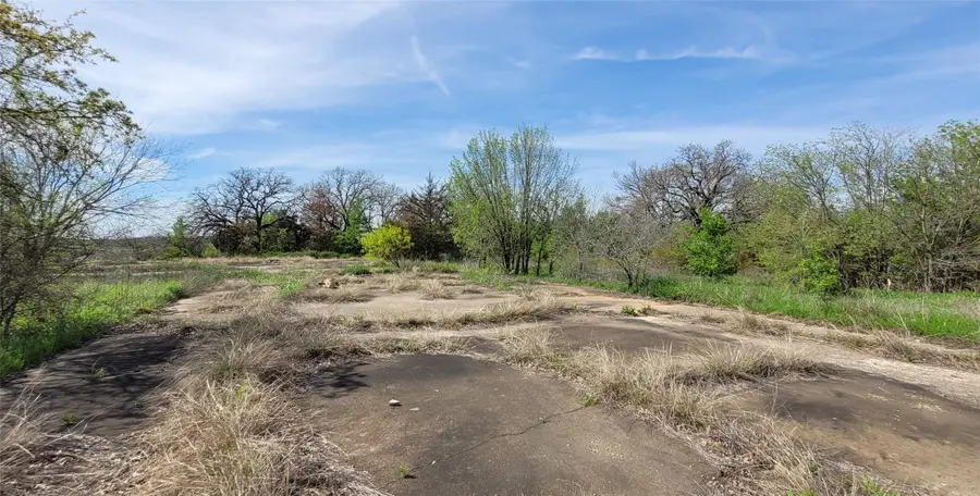 397 Clubhouse Drive, Joshua, TX 76058 - Image #3