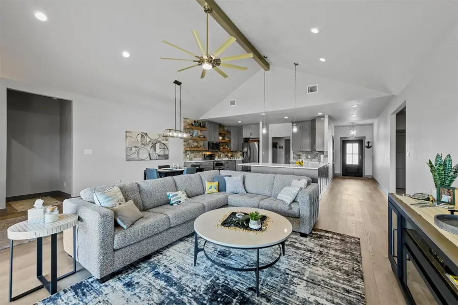 502 S Bay Court, Runaway Bay, TX 76426 - Image #3