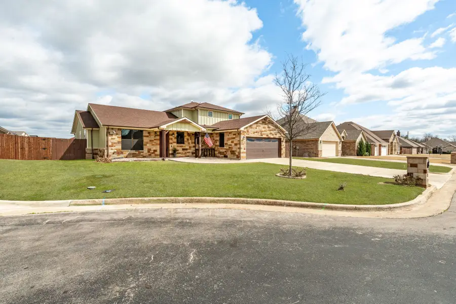130 Elk Cove, Stephenville, TX 76401 - Image #3