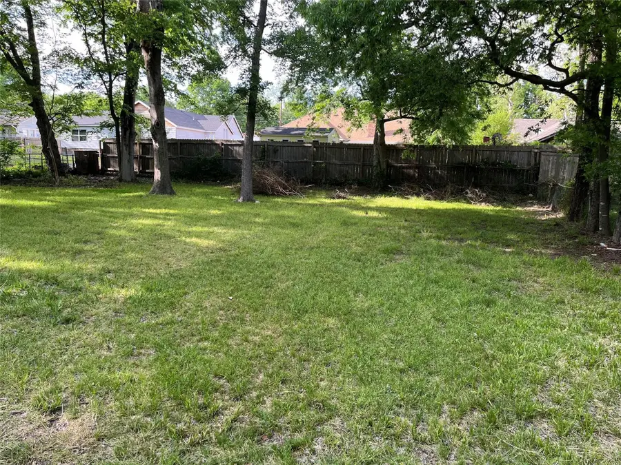 621 E 8th Street, Bonham, TX 75418 - Image #3