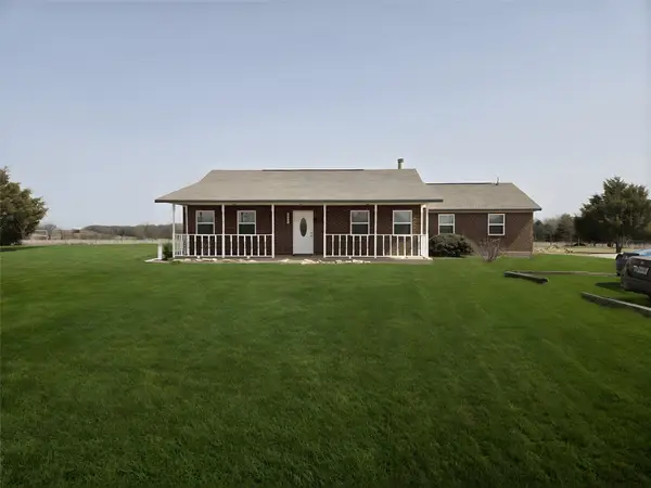 1001 N Atkins Drive, Celeste, TX 75423