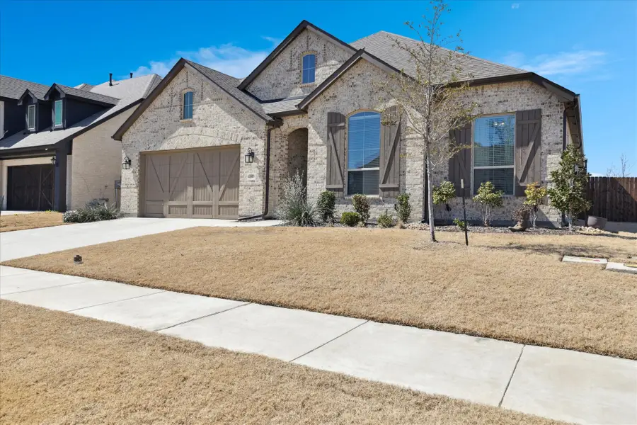 1697 Creek Bluff Court, Waxahachie, TX 75165 - Image #2