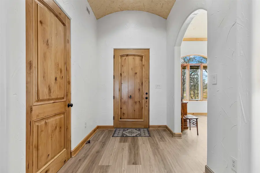 712 S Sugartree Drive, Lipan, TX 76462 - Image #3