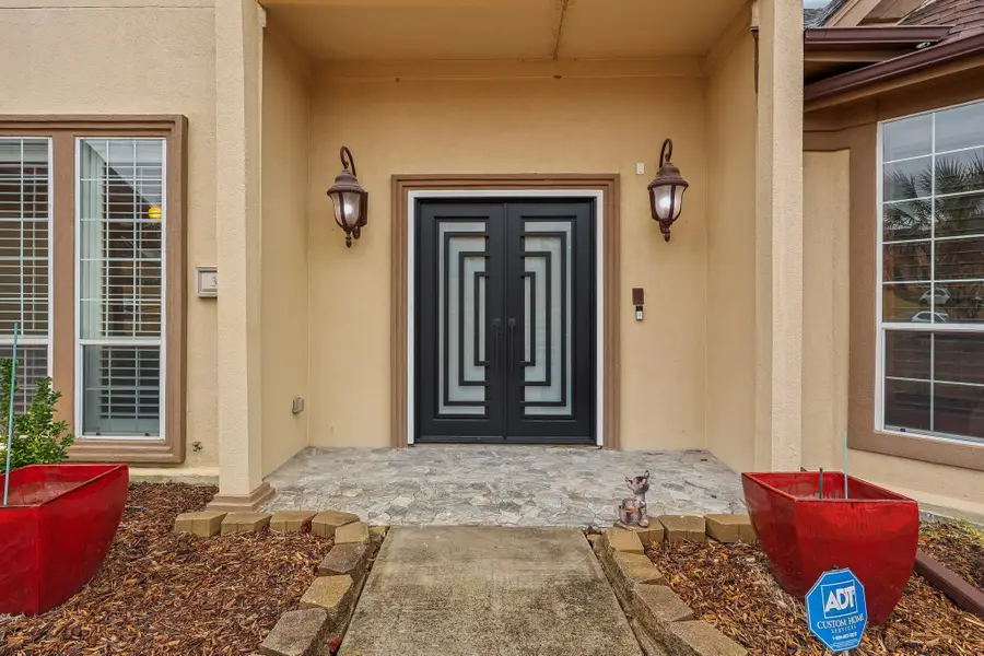 319 Golden Pond Drive, Cedar Hill, TX 75104 - Image #2