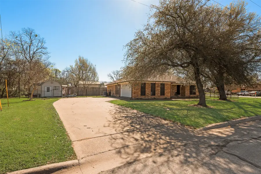 100 Juanita Avenue, Wills Point, TX 75169 - Image #3