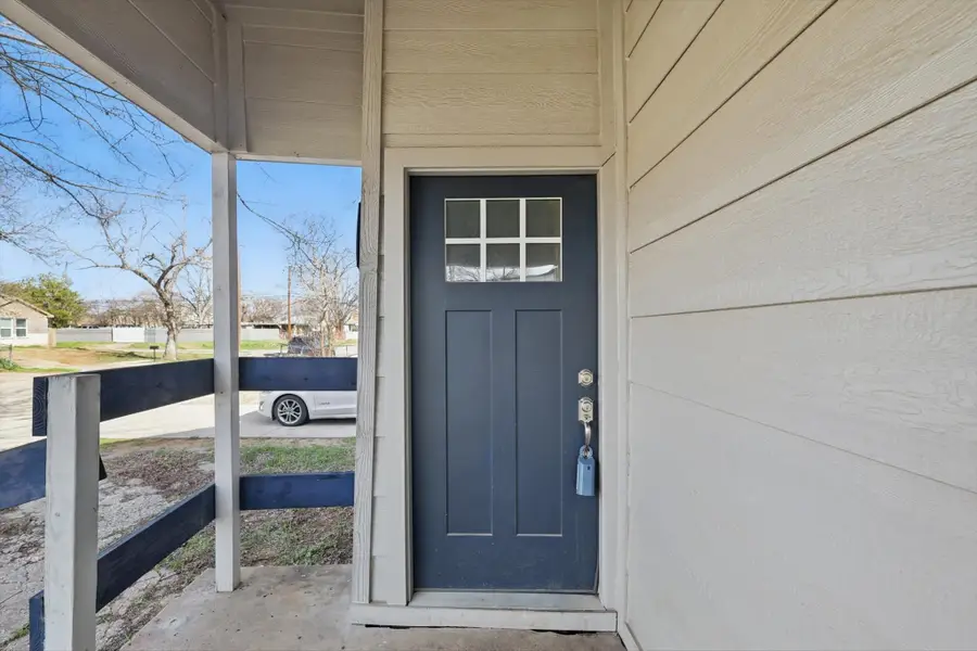 1805 Daniel Street, Fort Worth, TX 76104 - Image #3