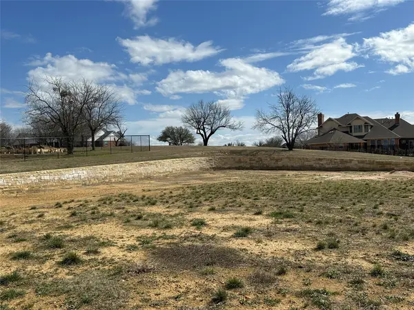 3102 Woodland Court, Gainesville, TX 76240