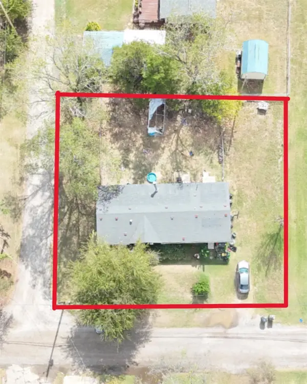 402 College Street, Lone Oak, TX 75453