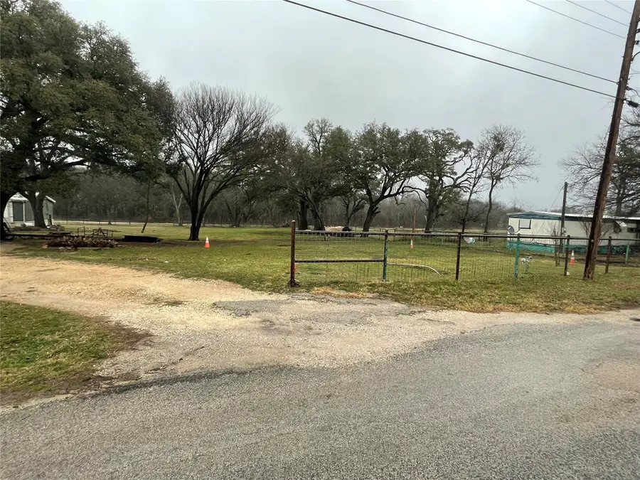 418 & 420 W Oneal, Dublin, TX 76446 - Image #2