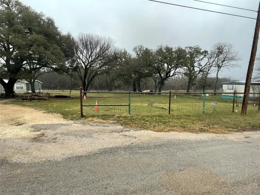 418 & 420 W Oneal, Dublin, TX 76446 - Image #3