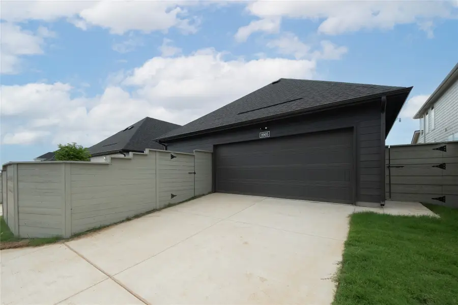 8905 Acorn Avenue, Justin, TX 76247 - Image #3