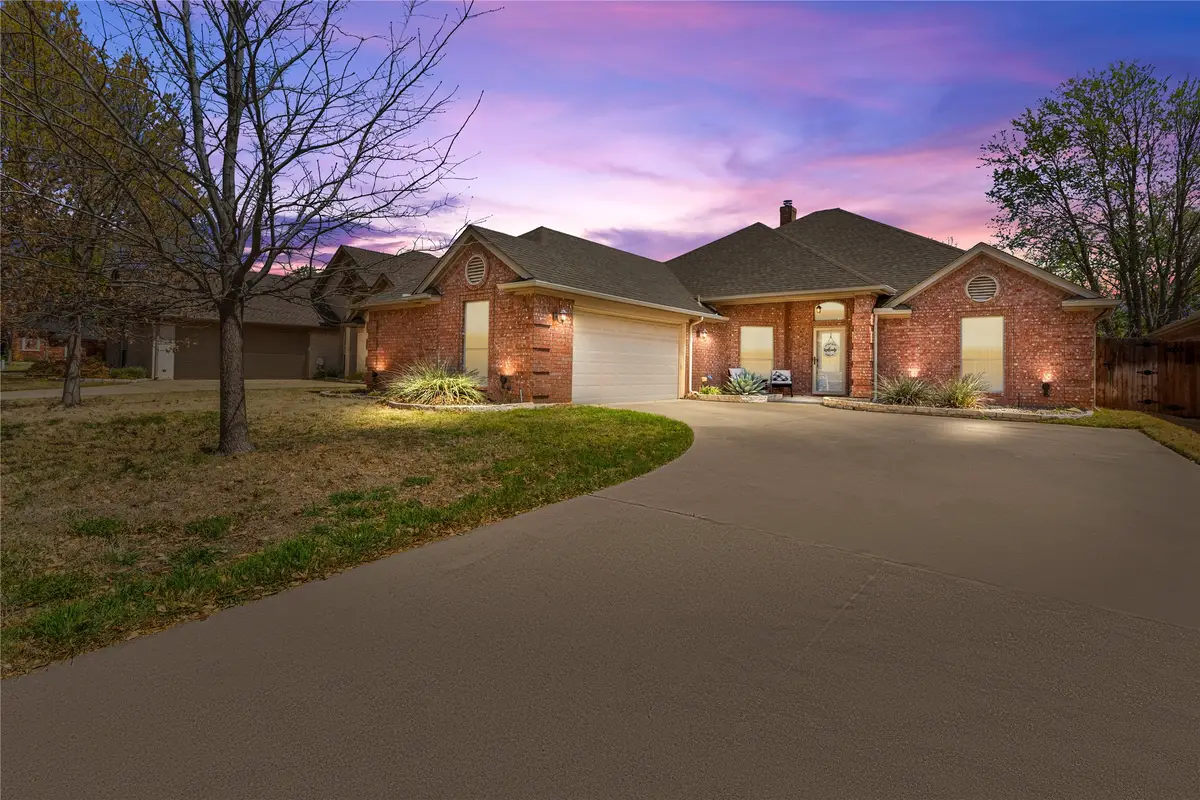 5560 Greenview Court, North Richland Hills, TX 76148 - Image #1
