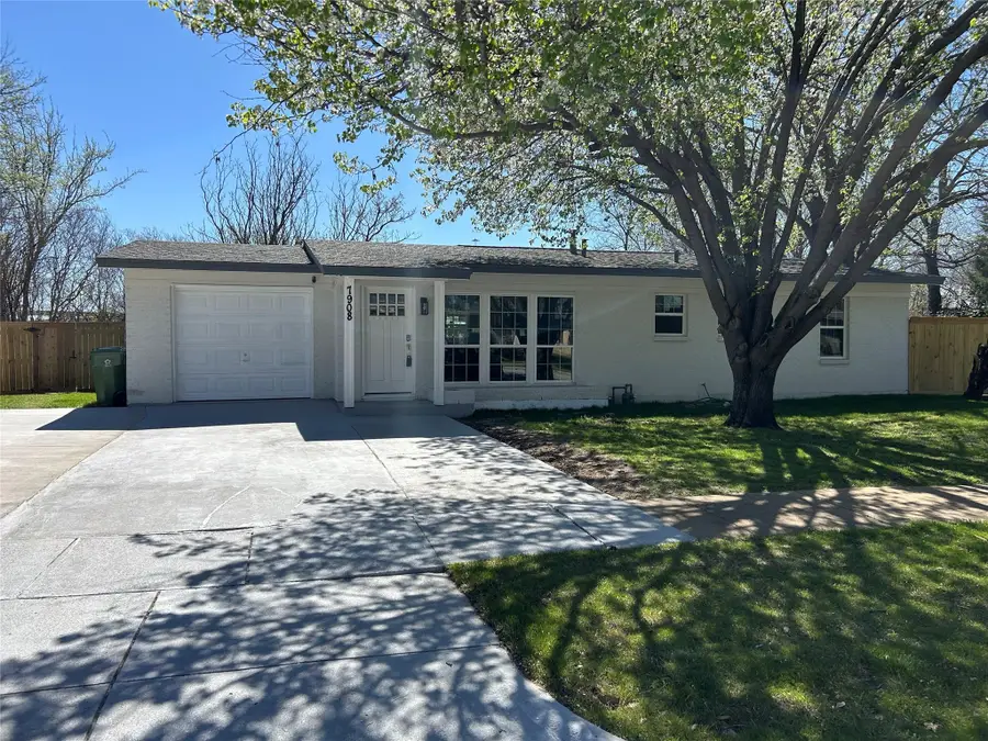 7908 Lazy Lane Road, North Richland Hills, TX 76180 - Image #2