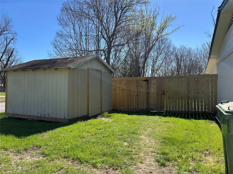 7908 Lazy Lane Road, North Richland Hills, TX 76180 - Image #3