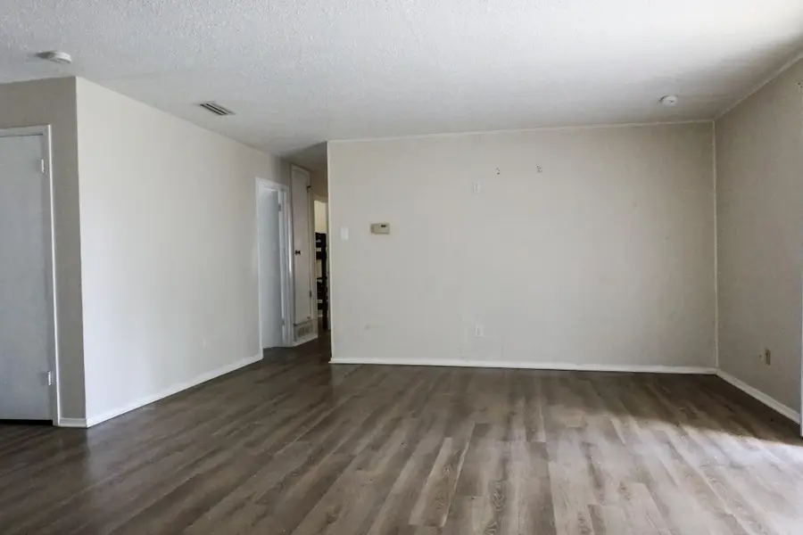 714 Shorecrest Drive, Garland, TX 75040 - Image #2