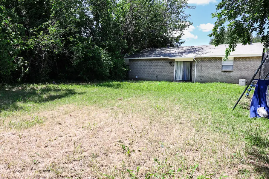 714 Shorecrest Drive, Garland, TX 75040 - Image #3