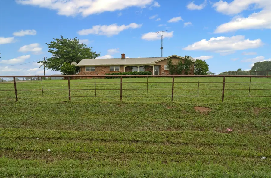245 County Road 3696, Springtown, TX 76082 - Image #3