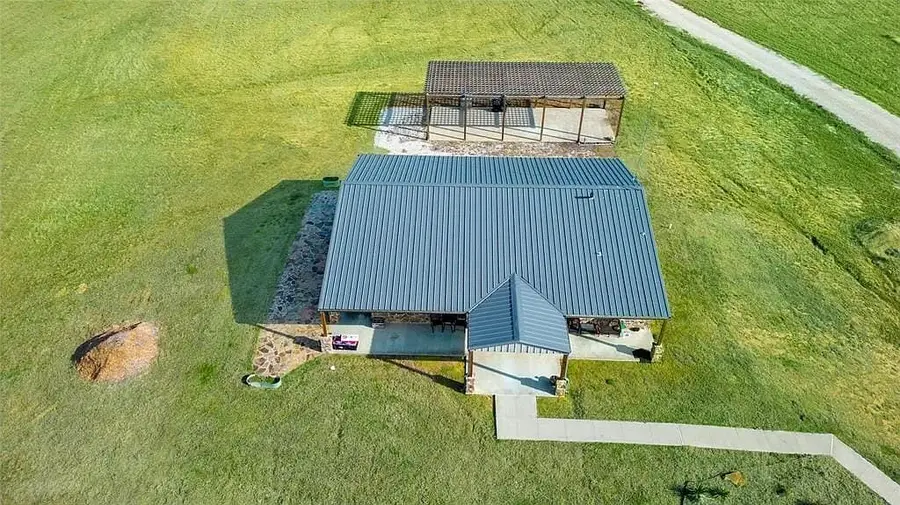 125 Heritage Road, Gordonville, TX 76245 - Image #2