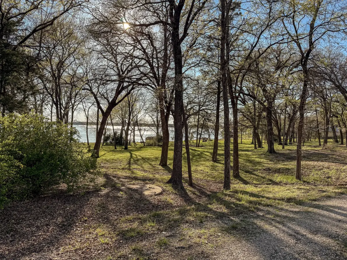 2063 Bluffview Lane, Lone Oak, TX 75453 - Image #1