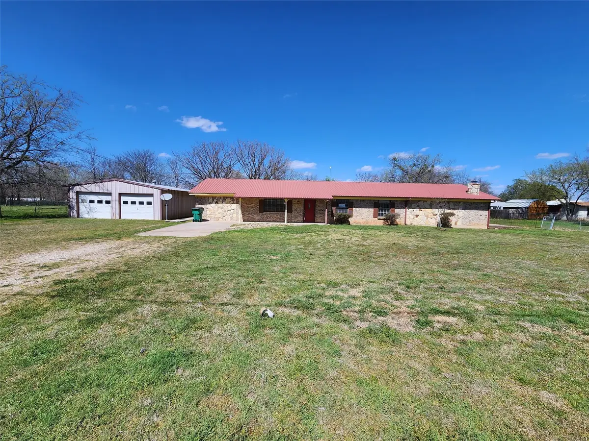 611 Mckinney Avenue, Graford, TX 76449 - Image #1
