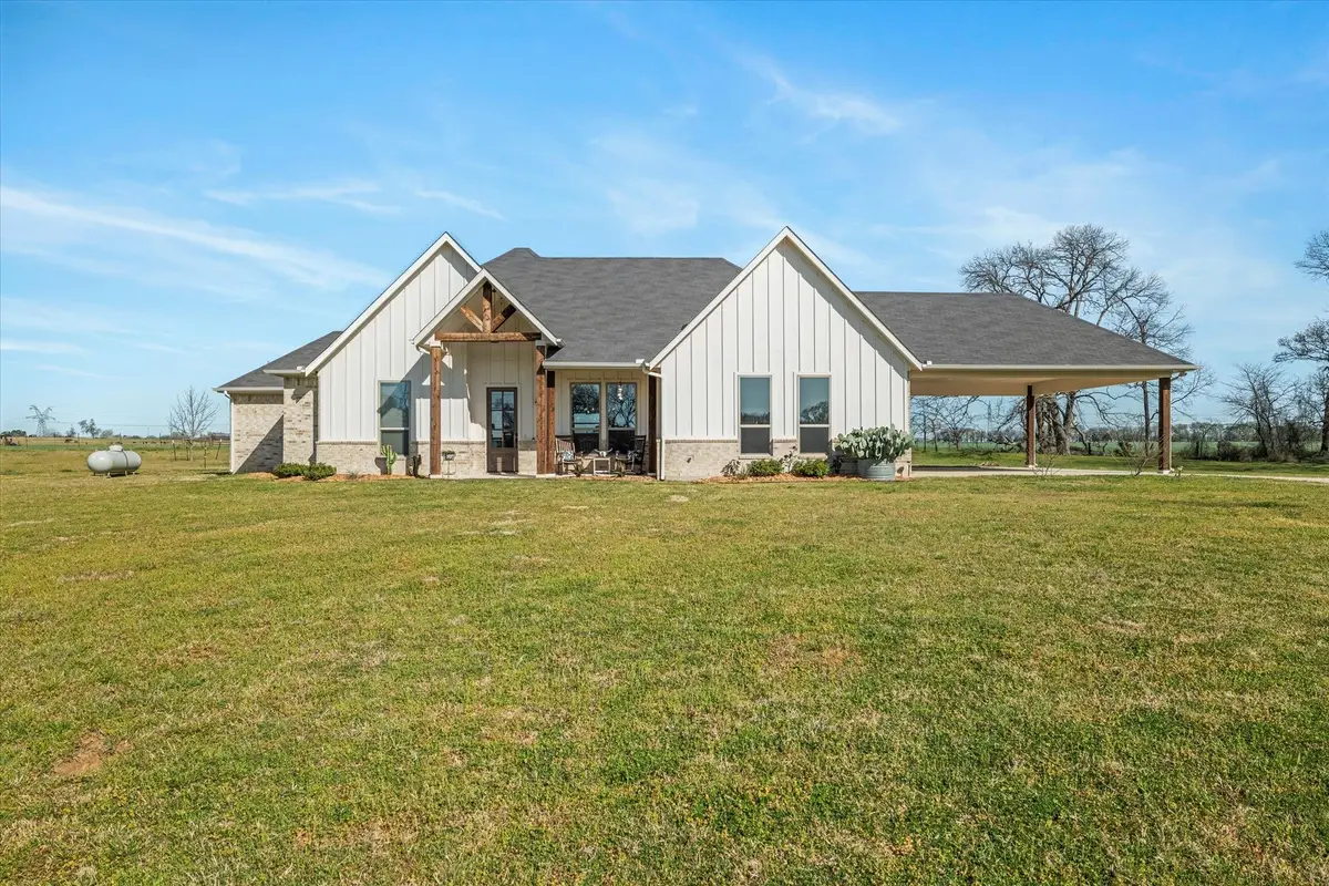 939 Graham Grove Road, Collinsville, TX 76233 - Image #1