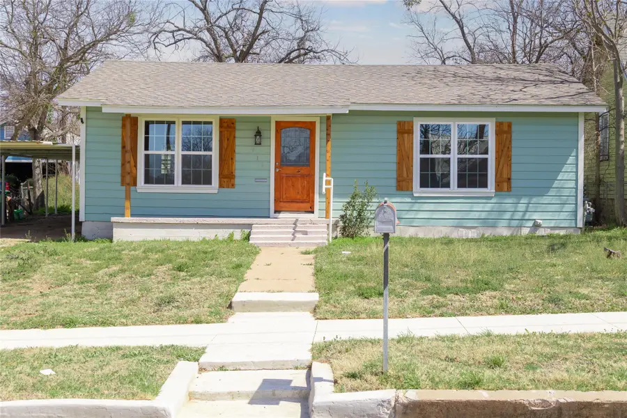 911 S Commercial Avenue Avenue, Coleman, TX 76834 - Image #2