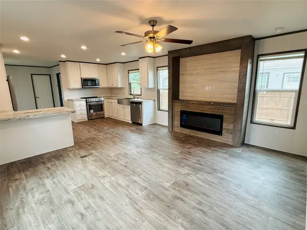 3003 Elmwood Drive, Granbury, TX 76048